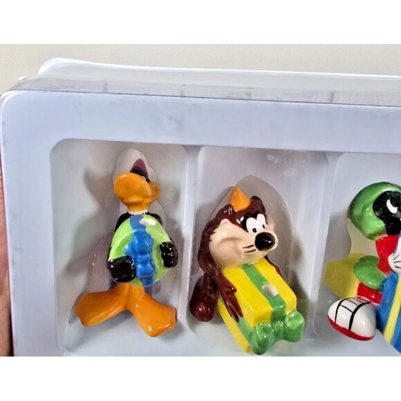 Looney Tunes Birthday Candle Holders Ceramic Set of 6 in Box Cake Topper VTG - Picture 3 of 6